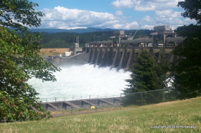 View of the Bonneville dam, Columbia River, Oregon